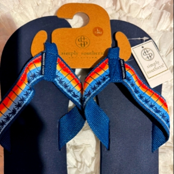 Simply Southern Shoes - Simply Southern Flip Flop Sandals, Size L 7.5-8.5 Tropical Print NWT